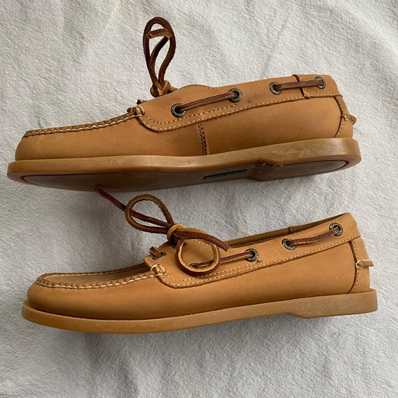 L.L. Bean Boat Shoe Sz 7 - Picture 4 of 7